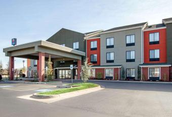 Comfort Inn and Suites Norman near University allows 18 year olds to book a room