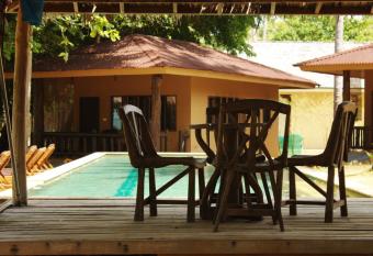 Melina Beach Front Bungalows has Balcony rooms