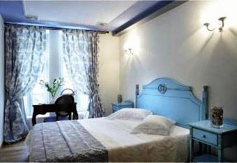 Arhontiko Pepos allows 18 year olds to book a room