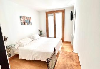 Pensi  n Sarasate has Balcony rooms