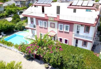 Yakut Apart Hotel has Balcony rooms