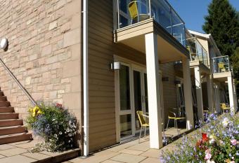 Craigmhor Lodge & Courtyard has Balcony rooms