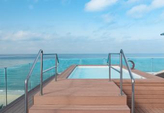 Hotel Negresco - Adults Only allows 18 year olds to book a room