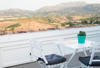 Triplex Panoramic Ronda allows 18 year olds to book a room