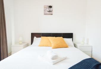 Centra Wharf has Balcony rooms