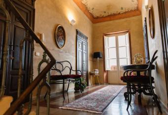 Villa Mascitti B&B has Balcony rooms