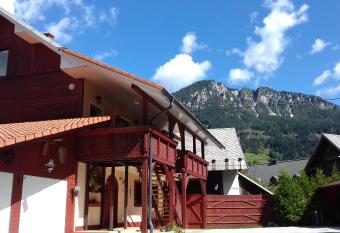 Zaj  ek Apartma allows 18 year olds to book a room