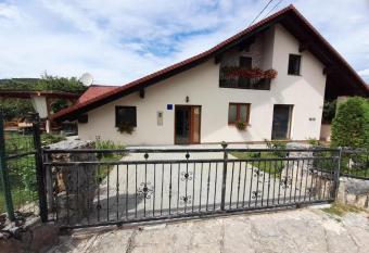 Apartman Dujmovi   1 has Balcony rooms