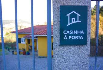 Casinha    Porta allows 18 year olds to book a room