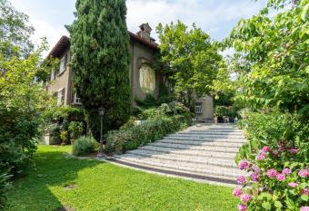 Ronco Dell Abate - Lake Como Relais allows 18 year olds to book a room