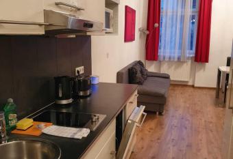 Vibrant Red Apartment I contactless Check-In allows 18 year olds to book a room