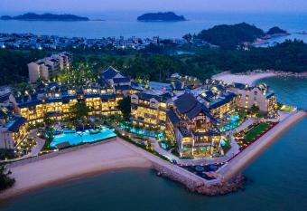 Angsana Zhuhai Phoenix Bay allows 18 year olds to book a room