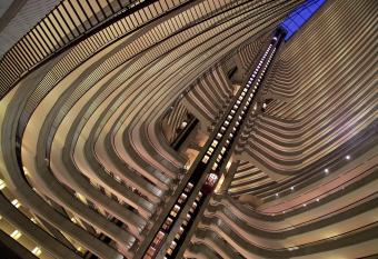 Atlanta Marriott Marquis allows 18 year olds to book a room