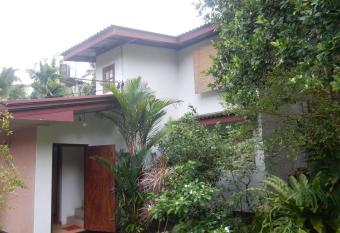 Sisanda Residence has Balcony rooms