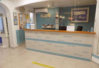 Hostal Villa Maruja allows 18 year olds to book a room