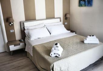 Donna Melina has Balcony rooms