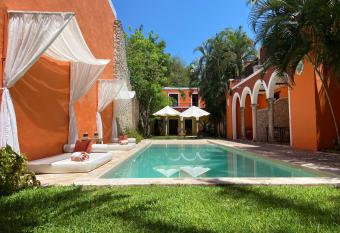 Art 64 Hotel Boutique - Adults Only allows 18 year olds to book a room