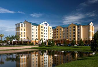 Fairfield Inn & Suites by Marriott Orlando at SeaWorld allows 18 year olds to book a room