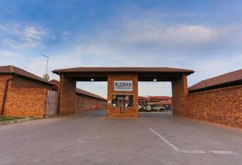 Rudman Townhouses Self-catering Accommodation allows 18 year olds to book a room