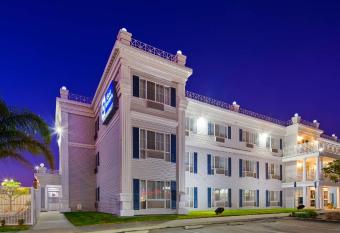 Best Western Salinas Monterey Hotel has Balcony rooms