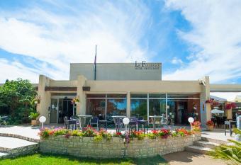 Le Fleurance - NOUVELLE   quipe - Groupe LOGIS H  tels has Balcony rooms