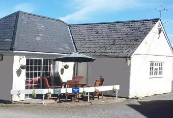 Alder Cottage has Balcony rooms