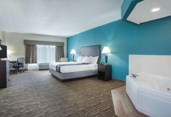 Comfort Inn & Suites Sarasota I75 allows 18 year olds to book a room