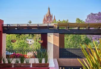 Artesana Luxury Villa allows 18 year olds to book a room