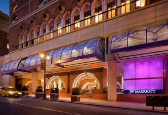 JW Marriott San Francisco Union Square allows 18 year olds to book a room