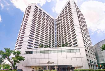 Fairmont Singapore has Balcony rooms