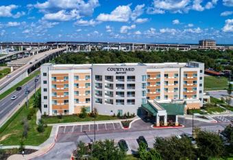 Courtyard by Marriott Austin Northwest/Lakeline has Smoking rooms