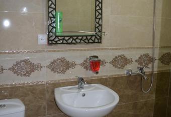 Millennium Rabati has rooms with a private hot tub