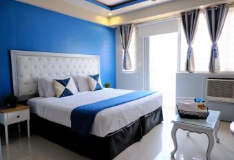 One Palm Tree Villas MANILA has Balcony rooms