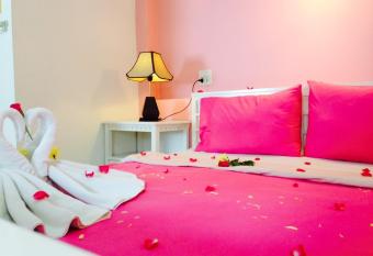 Ben s House allows 18 year olds to book a room