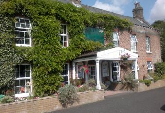 Andel Lodge allows 18 year olds to book a room