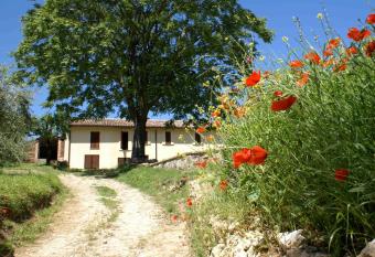 La Perticara Agriturismo has Balcony rooms