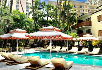 White Sands Hotel allows 18 year olds to book a room