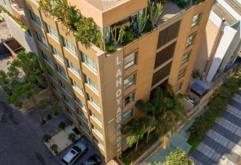 Lahoya Garden allows 18 year olds to book a room