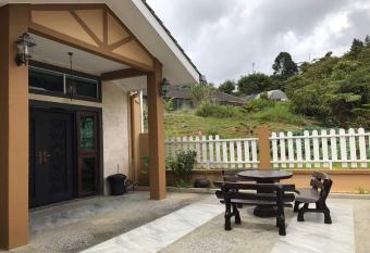 Golden Hill has Balcony rooms