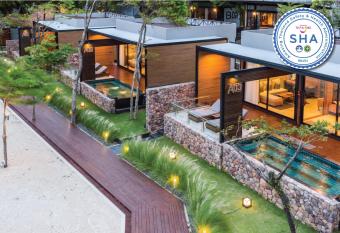 The Cabin Beach Resort has Balcony rooms