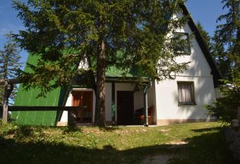 Chalet Tupara has Balcony rooms