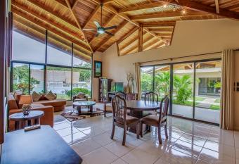 Hidden Palms has Balcony rooms