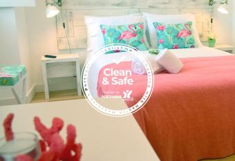 Living Santa Cruz has Balcony rooms