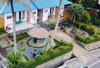 Mahoni Guest House has Balcony rooms