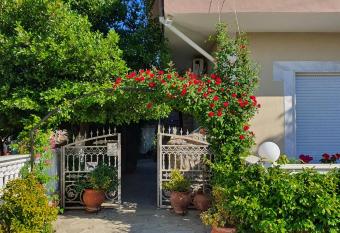 House in the Village has Balcony rooms
