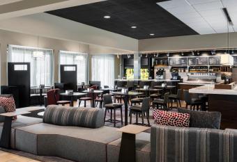 Courtyard by Marriott Chicago O'Hare has Balcony rooms