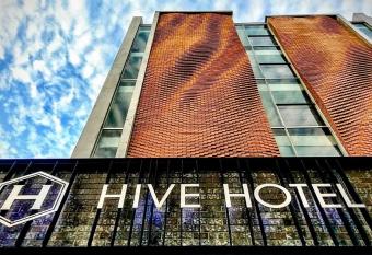 CHECK inn HIVE allows 18 year olds to book a room