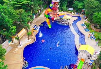 Paradise Garden Hotel and Convention Boracay Powered by ASTON has Balcony rooms