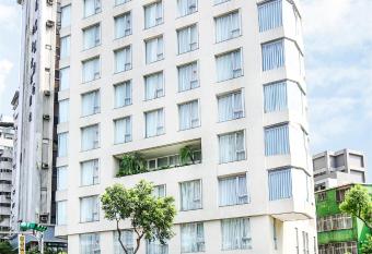 Ambience Hotel Taipei allows 18 year olds to book a room