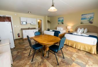 Gondolier Motel - Wildwood has Balcony rooms